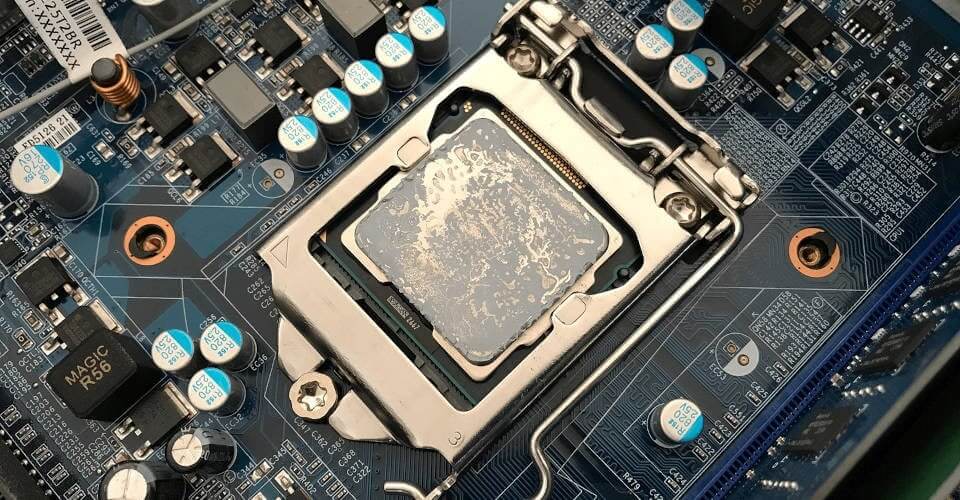 CPU Intel con pasta termica